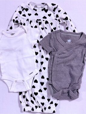 6 piece Mixed Baby lot - Newborn EUC